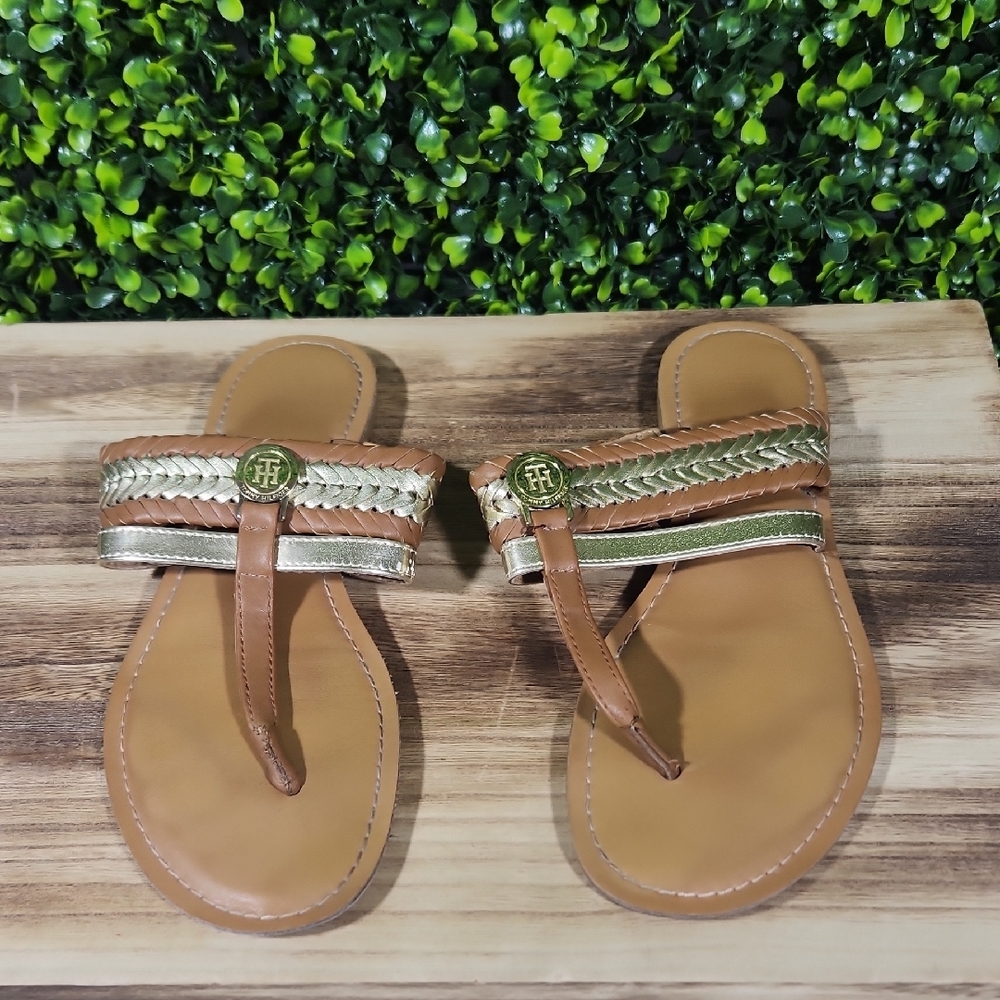 Brown and Gold Women's Sandals Size 8.5